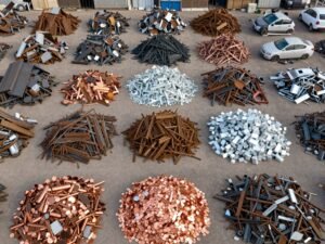 أنواع مختلفة من سكراب الجهراء: حديد، نحاس، ألمنيوم، سيارات