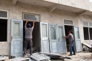 عملية فك ونقل سكراب ابواب وشبابيك في الكويت